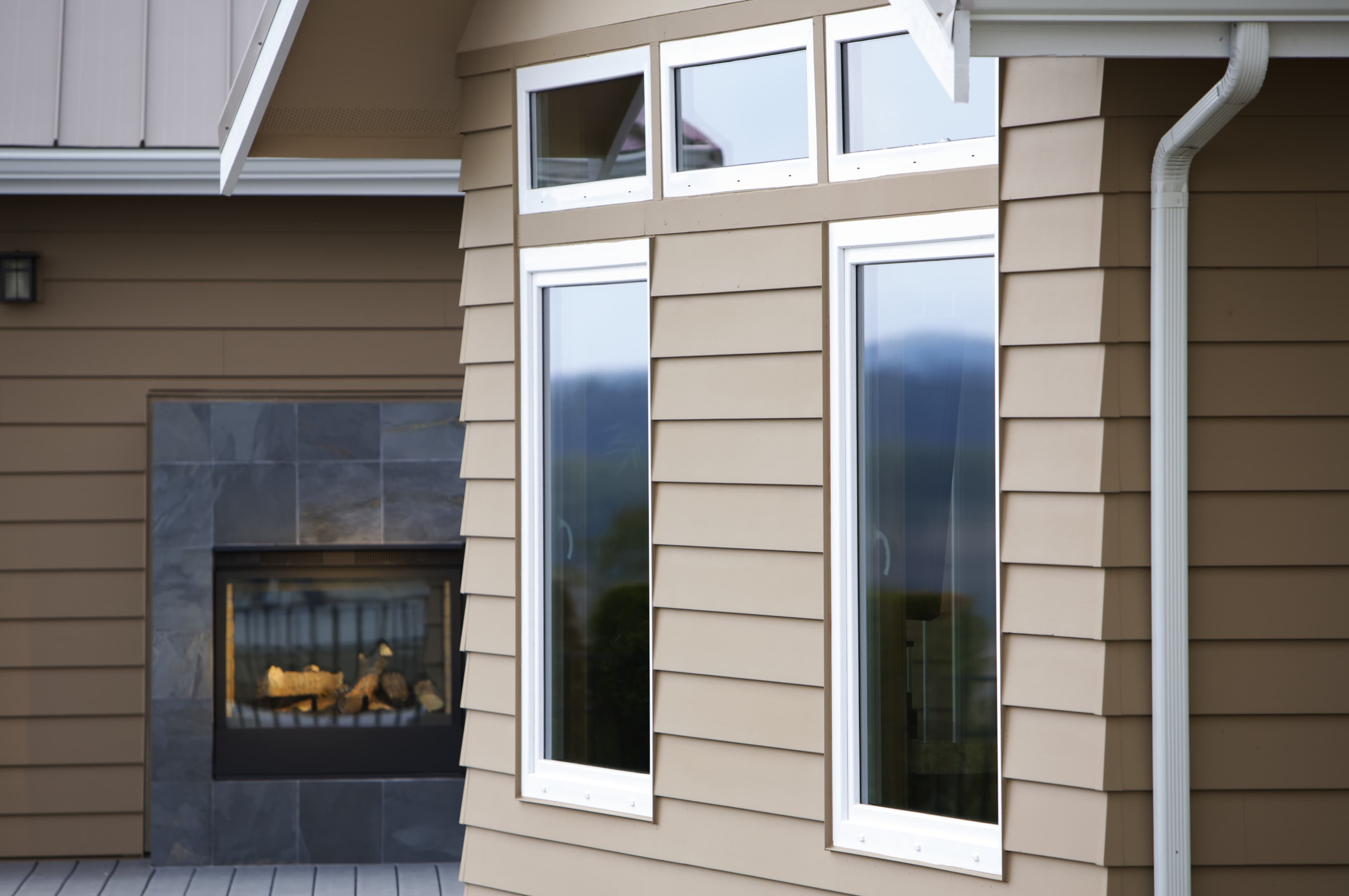 Achieve a Distinctive Look - Hardie® Artisan Lap siding with mitered corner in Khaki Brown Hardie® Artisan Lap siding with mitered corner in Khaki Brown